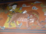 Mongol tenant un tigre